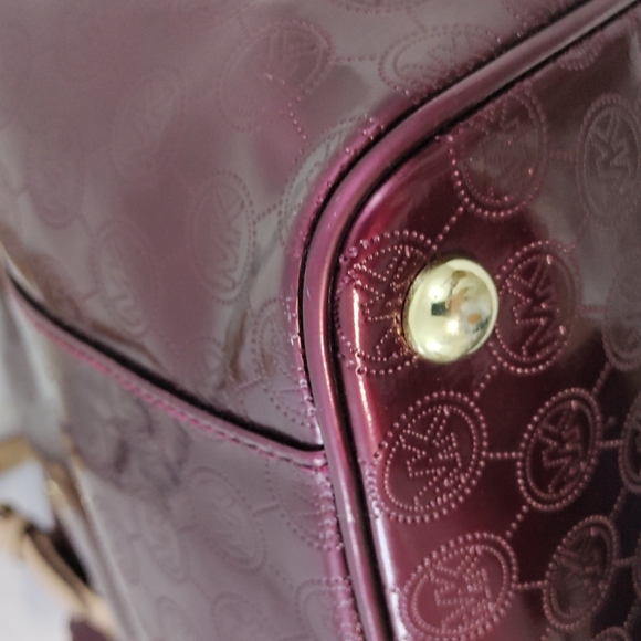 Michael Kors Jet Set East West Signature Bordeaux Patent Leather Metallic Tote - Picture 10 of 17